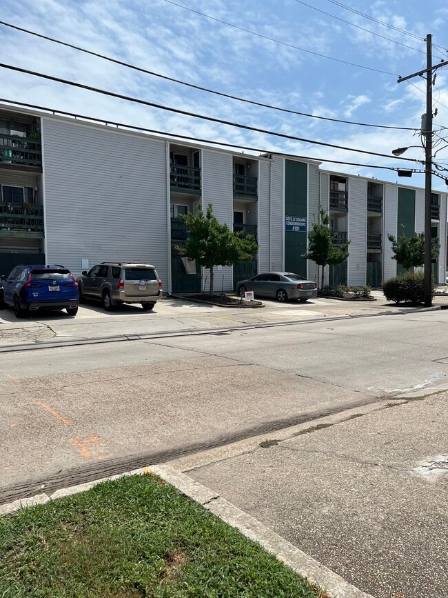 Building Photo - 4101 Hessmer Ave