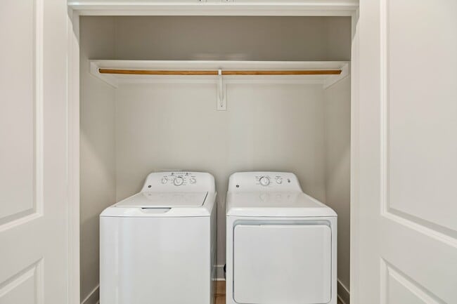 Full Sized Washer/Dryer - Birchway Perry Road