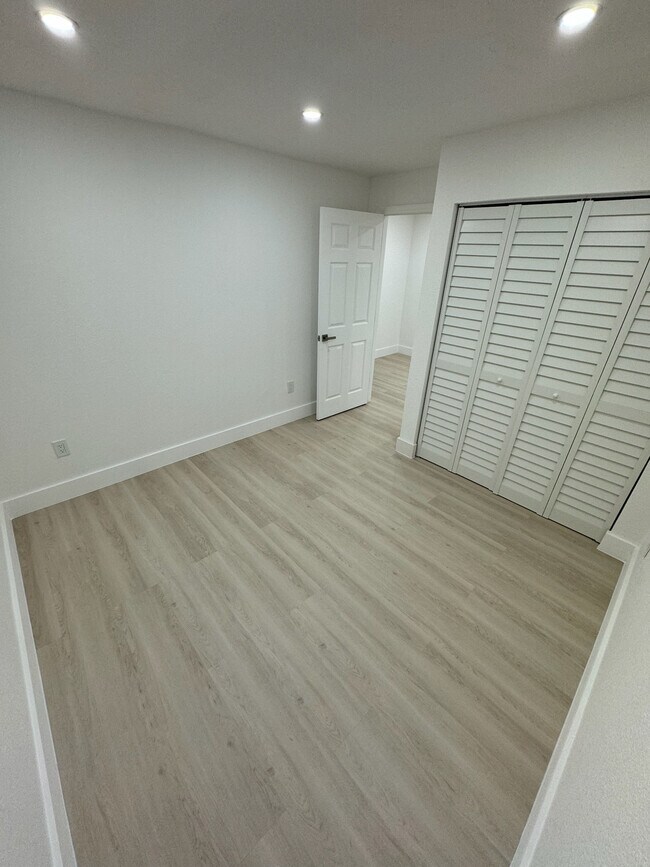 Foto del edificio - 40 SW 147th Ave