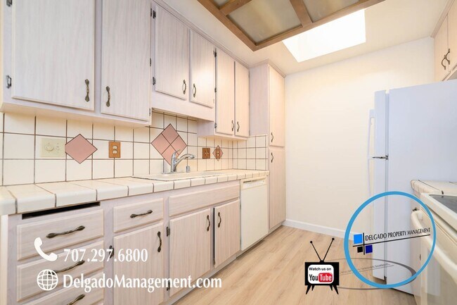 Foto del edificio - Benicia condo with private backyard and nearby amenities