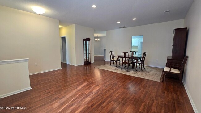 Foto del edificio - 16 Golden Willows Ave