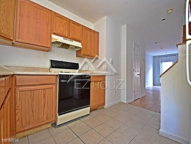 Building Photo - 124 N Glover St