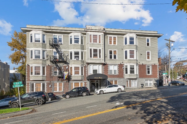 Building Photo - 312 E Olive Pl