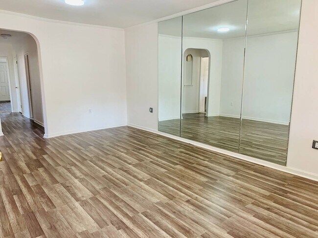 Foto del edificio - 4605 Bedford Ave