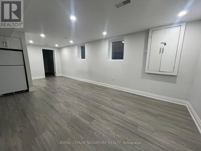 Building Photo - 552 Monteith Ave