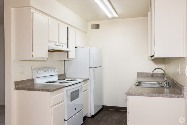 1BR, 1BA - 667SF - Timberleaf Apartments