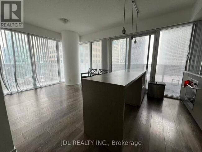 Building Photo - 88 Harbour St