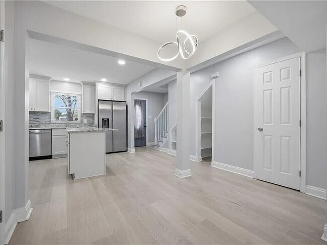 Foto del edificio - 712 White Hall Ln