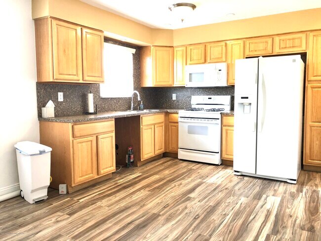 Foto del edificio - 48 Draper Pl