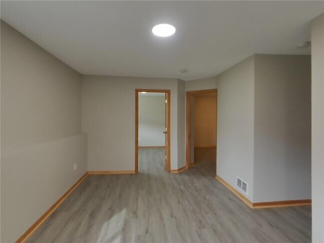 Foto del edificio - 5215 Pond View Ln