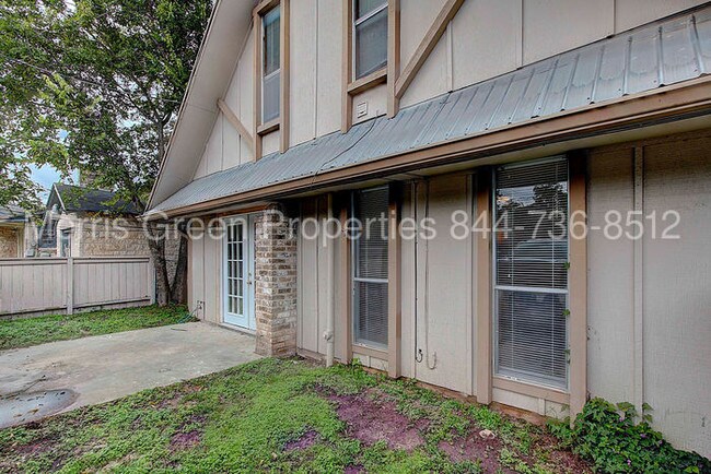 Building Photo - 8610 Bowling Green Dr