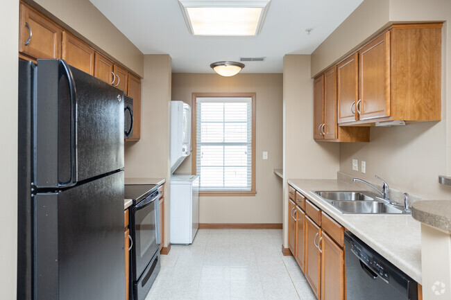 1BA, 1BA - 917 ft² - Deer Lakes Apartments