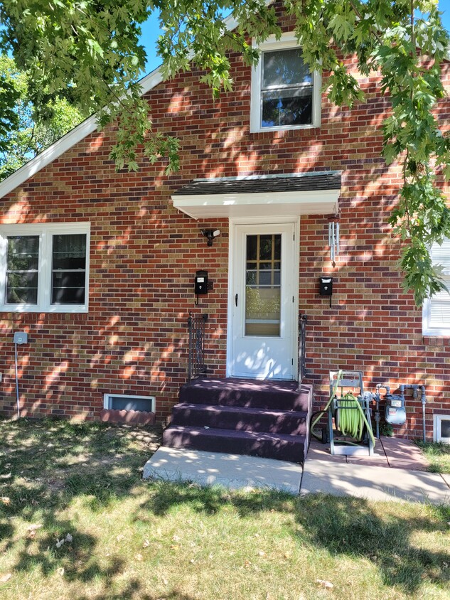 1401 Rochester Ave Unit #1, Iowa City, IA 52245 - Apartments in Iowa ...