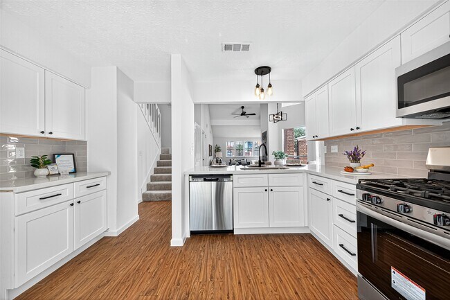 Building Photo - 10726 Buffalo Bend Dr