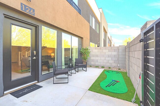 Foto del edificio - 16601 N Parkview Pl