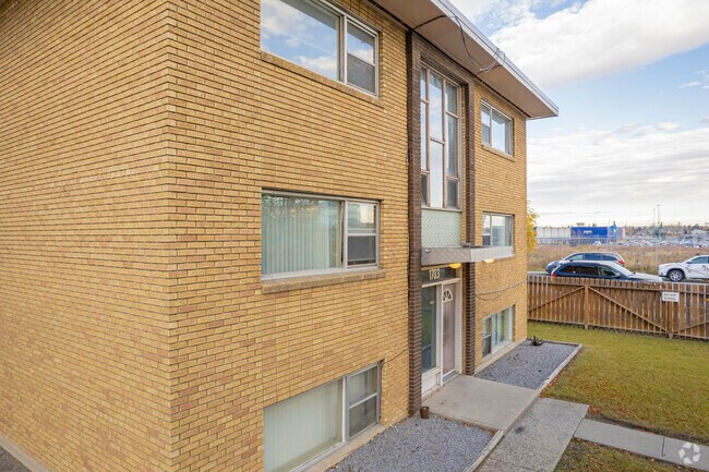 Photo du bâtiment - 1703 35th St SW