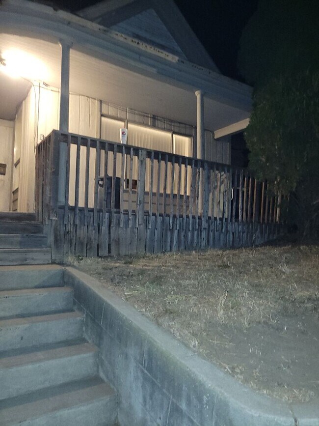 Foto del edificio - Pendleton Home!!