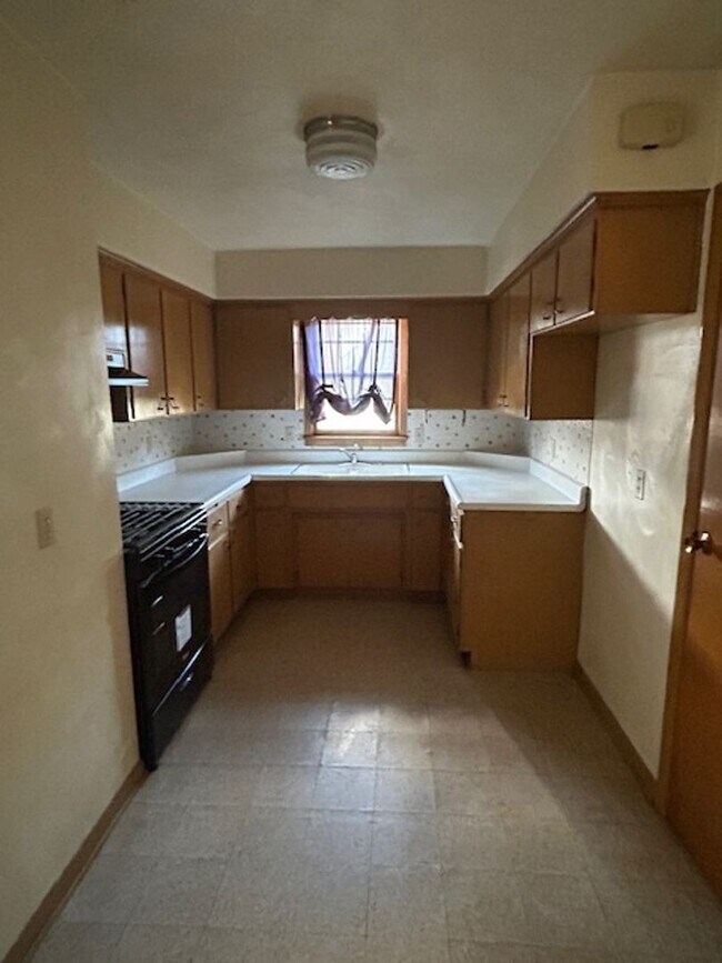 Foto del edificio - 1334 W 28th St