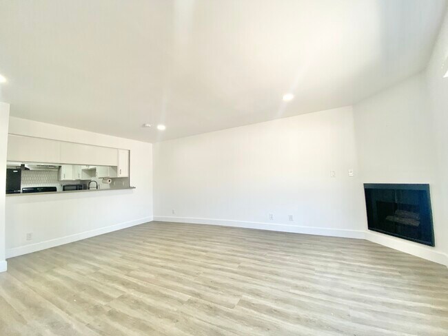 Foto del edificio - 1811 Malcolm Ave