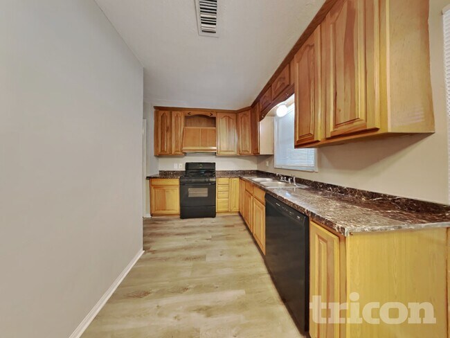 Foto del edificio - 2022 68th Ave S