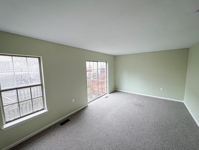 Foto del edificio - Open and Spacious 3 Bedroom 2.5 Bath Townh...
