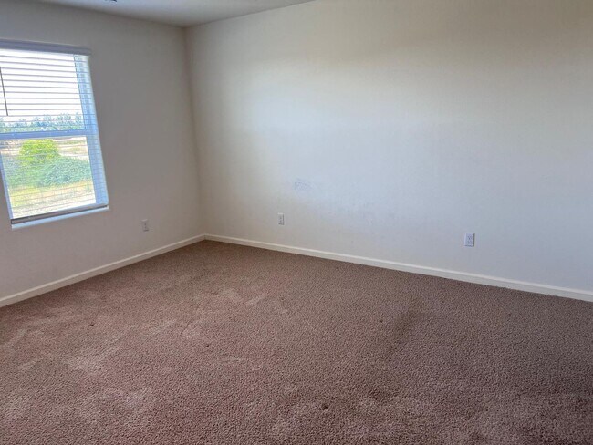 Foto del edificio - Appointment Only Do Not Disturb Occupants....