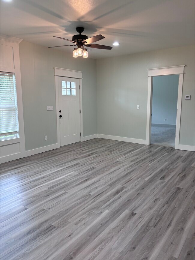 Foto del edificio - 14148 Fairmount Rd