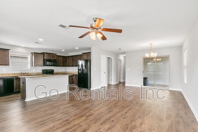 Foto del edificio - 16411 Waterbury Ln