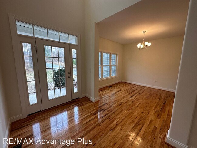Foto del edificio - 4 br, 2.5 bath House - 102 Lake Pointe Court