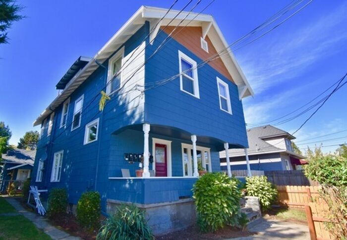 Foto del edificio - Minutes to College And downtown Vancouver!!!