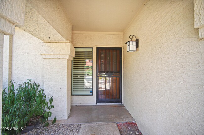 Foto del edificio - 10575 E Mission Ln
