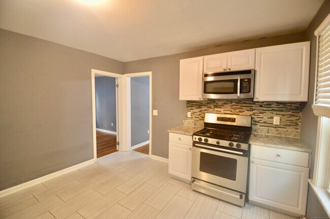 Foto del edificio - 807 Brewster St