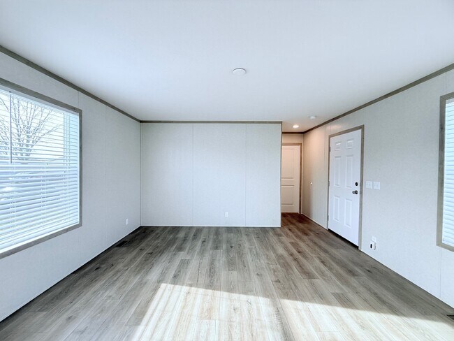 Building Photo - 52758 S Yorktown Ct