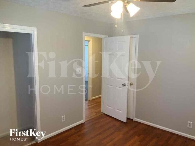 Foto del edificio - 518 Rebecca St