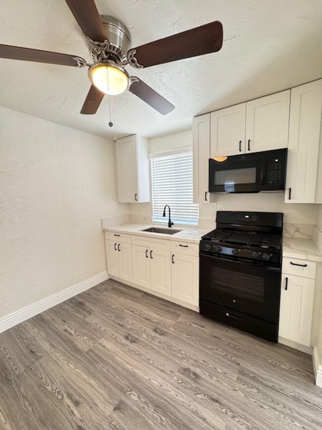 Foto del edificio - 2 Bedroom Bungalow in Simi Valley