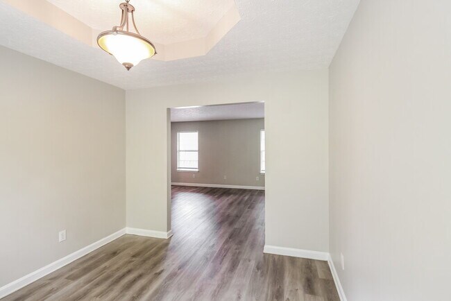 Foto del edificio - 121 River Trace Ct