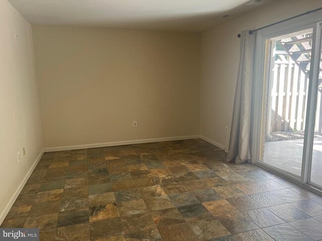 Building Photo - 8008 Broken Reed Ct