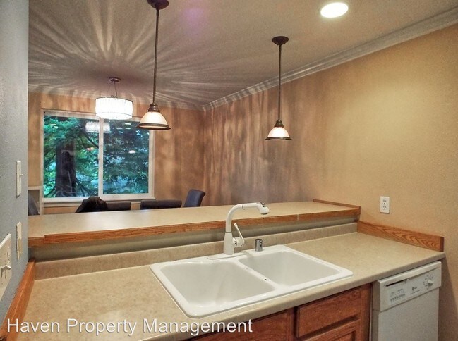 Foto del edificio - 4316 W Lake Sammamish Pkwy SE