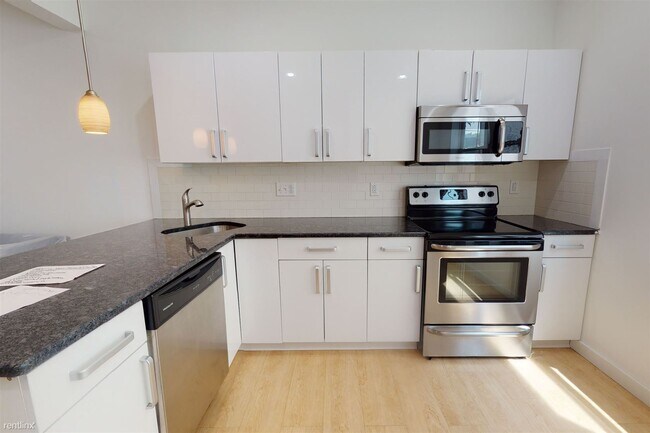Foto del edificio - 2 br, 2 bath Triplex - 1315-17 N 16TH ST U...