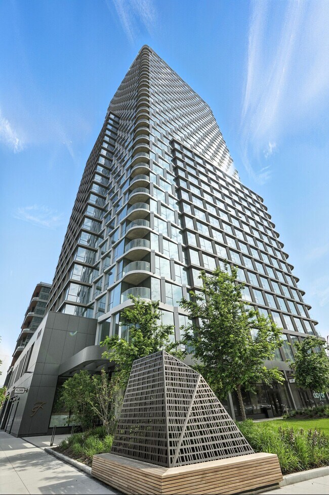 Foto del edificio - 1110 W Carroll Ave
