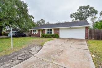 Building Photo - 9615 Beverly Hill St