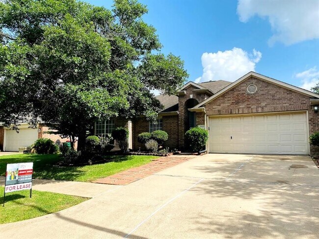 Foto del edificio - 19942 Cresent Creek Dr