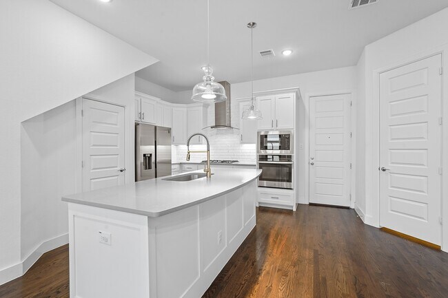 Foto del edificio - 4906 McGill Dr.