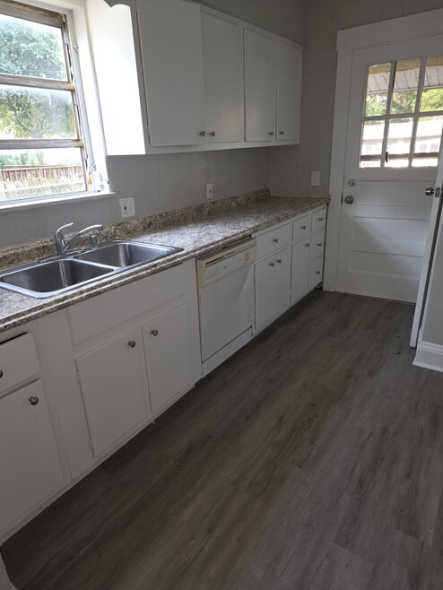 Building Photo - 1286 Beach Ave