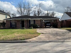 Building Photo - 4510 Bungalow Ln