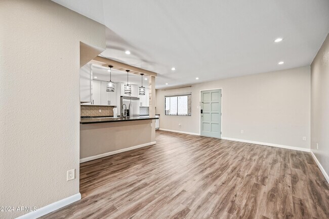 Building Photo - 4950 N Miller Rd