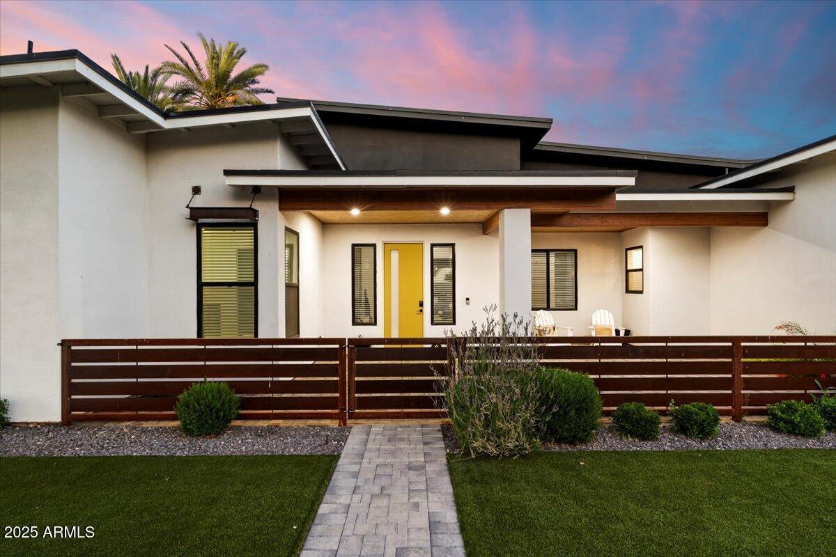 Primary Photo - 2225 N 38th Way