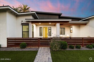Building Photo - 2225 N 38th Way