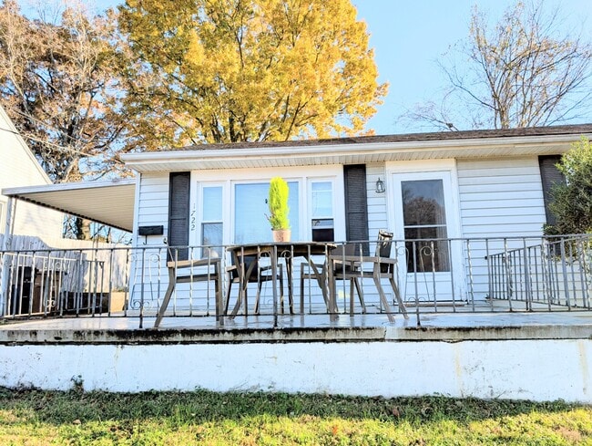 Photo - 1722 Nickerson Ave House