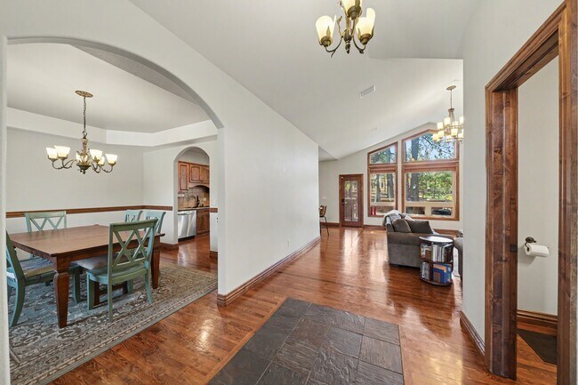 Foto del edificio - 18145 Bakers Farm Rd